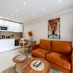 Renovated Flat 250m From The - Town Centre - 2br 6p Apartament *