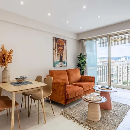 Renovated Flat 250m From The - Town Centre - 2br 6p