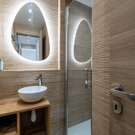 Apartament Renovated Flat 250m From The - Town Centre - 2br 6p *